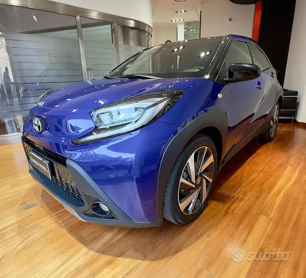 Usata Toyota Aygo X Trend 72 CV (52 kW) 2022 Blu SUV
