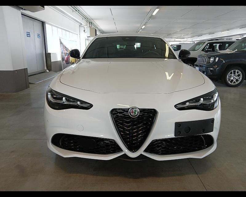 Bianco Usata 2024 Alfa Romeo Giulia Veloce Tre volumi | 49.950 € (Cara) - Immagine 1/4