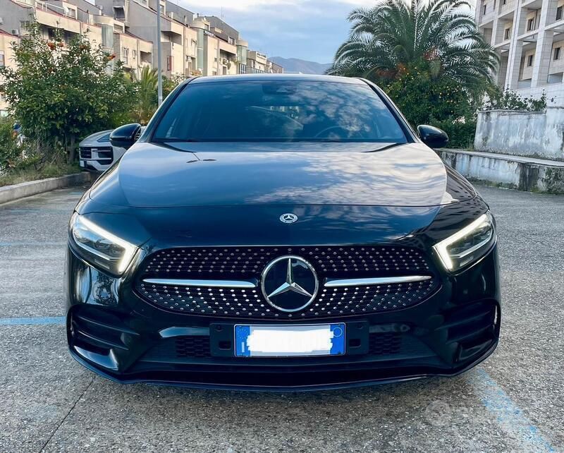 Nero Usata 2020 Mercedes A200 AMG line Tre volumi | 26.500 € (Buon prezzo) - Immagine 1/4