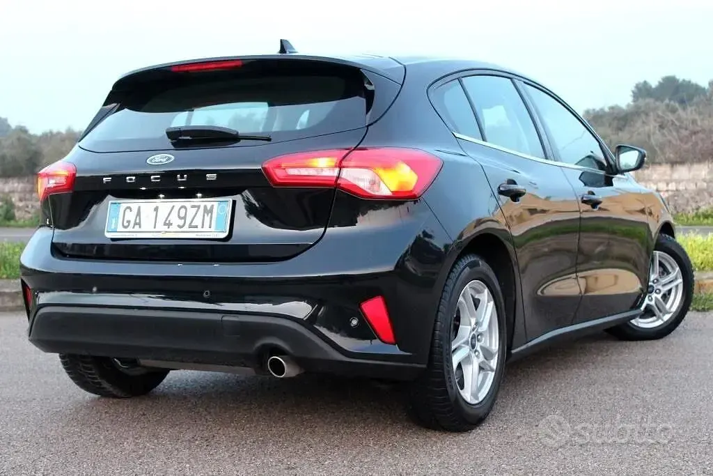 Usata Ford Focus 120 CV (88 kW) 2020 Nero Berlina