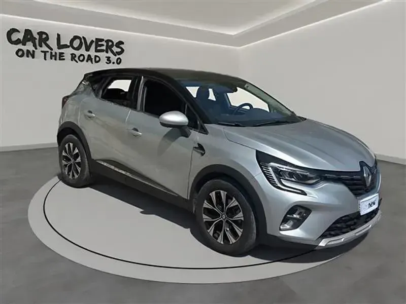 Usata Renault Captur Techno 145 CV (106 kW) 2023 Grigio scuro SUV