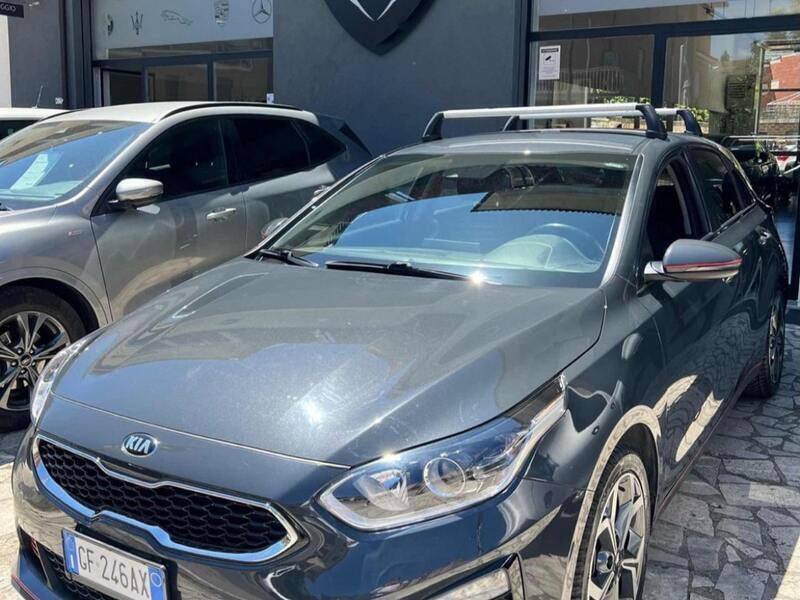 Grigio Usata 2021 Kia Ceed Comfort Tre volumi | 16.200 € - Immagine 1/4