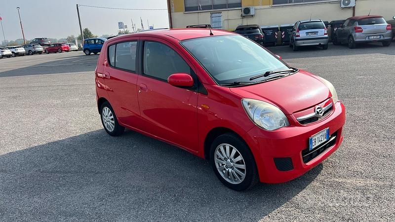 Usata Daihatsu Cuore TAKA 69 CV (50 kW) 2010 Rosso Utilitaria