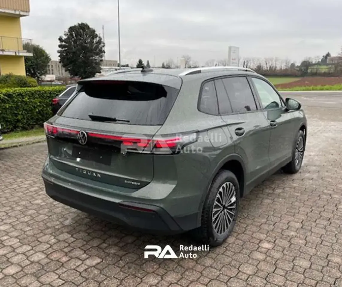 Nuova VW Tiguan Edition 204 CV (150 kW) 2026 Verde SUV