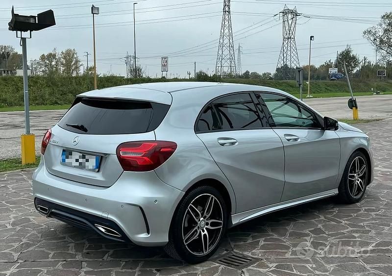 Usata Mercedes A180 Edition 109 CV (80 kW) 2016 Grigio Berlina