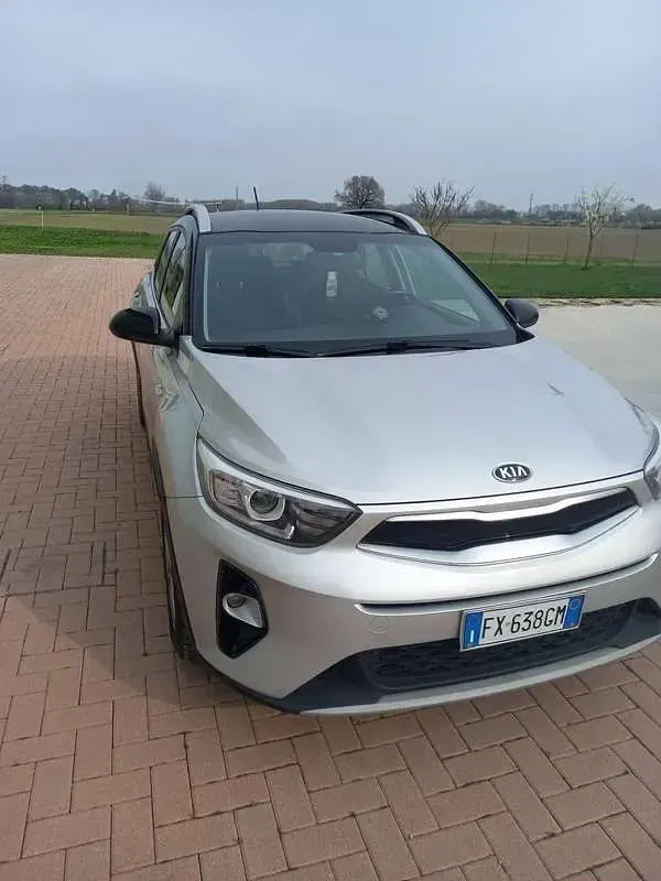 Usata Kia Stonic Style 97 CV (71 kW) 2019 Grigio SUV