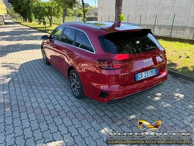 Usata Kia Ceed Sportswagon 136 CV (100 kW) 2023 Rosso Station wagon