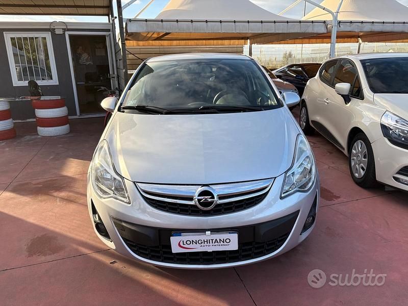 Usata Opel Corsa 75 CV (55 kW) 2011 Grigio Berlina