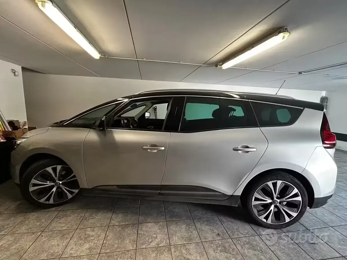 Usata Renault Grand Scénic IV 120 CV (88 kW) 2017 Grigio Monovolume