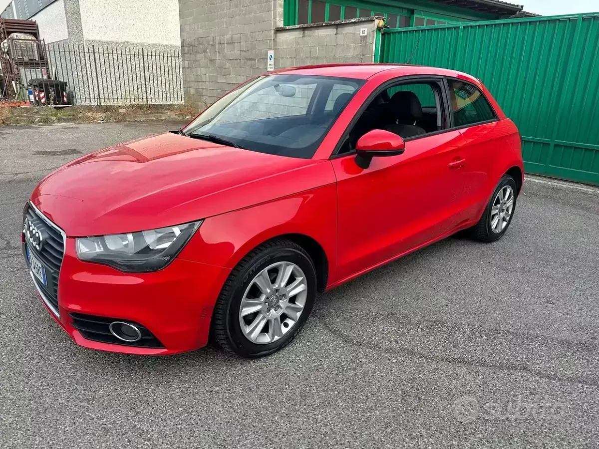Usata Audi A1 86 CV (63 kW) 2012 Grigio Utilitaria