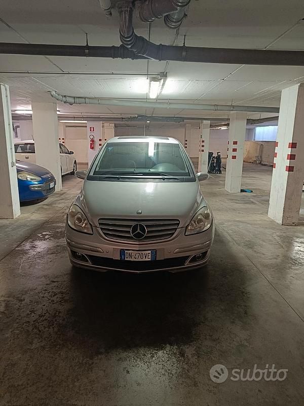 Usata Mercedes B200 2008 Grigio Monovolume