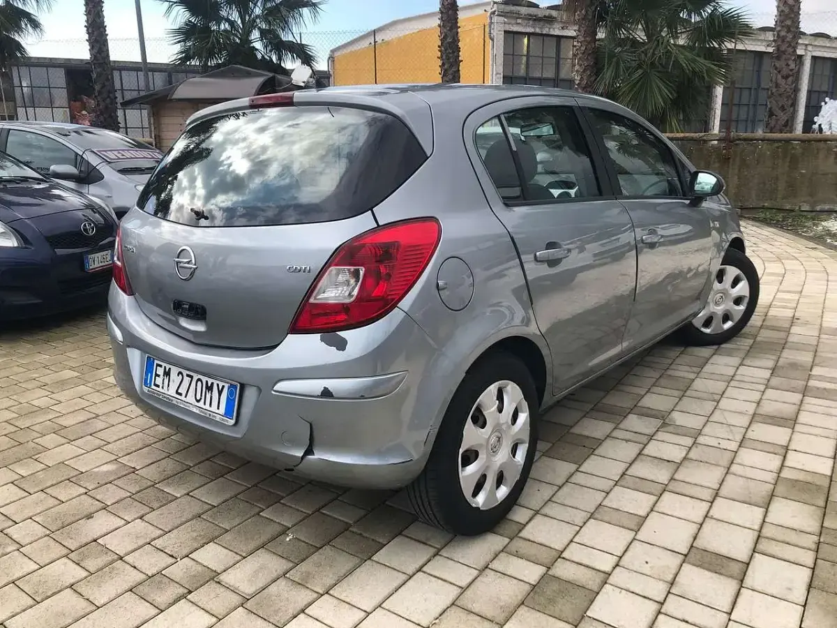 Usata Opel Corsa Cosmo 75 CV (55 kW) 2012 Grigio Utilitaria