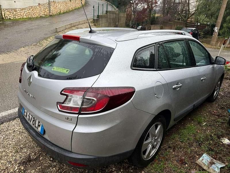 Usata Renault Mégane III Dynamique 110 CV (80 kW) 2010 Argento Station wagon
