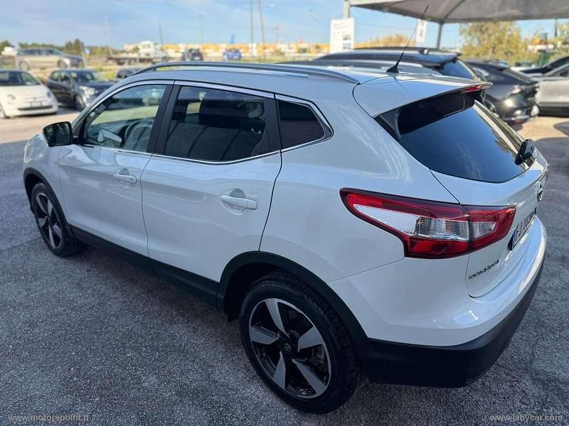 Usata Nissan Qashqai Tekna+ 110 CV (80 kW) 2017 Bianco SUV