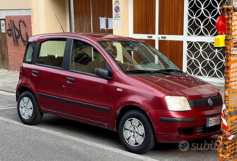 Usata Fiat Panda Active 54 CV (39 kW) 2006 Rosso Utilitaria