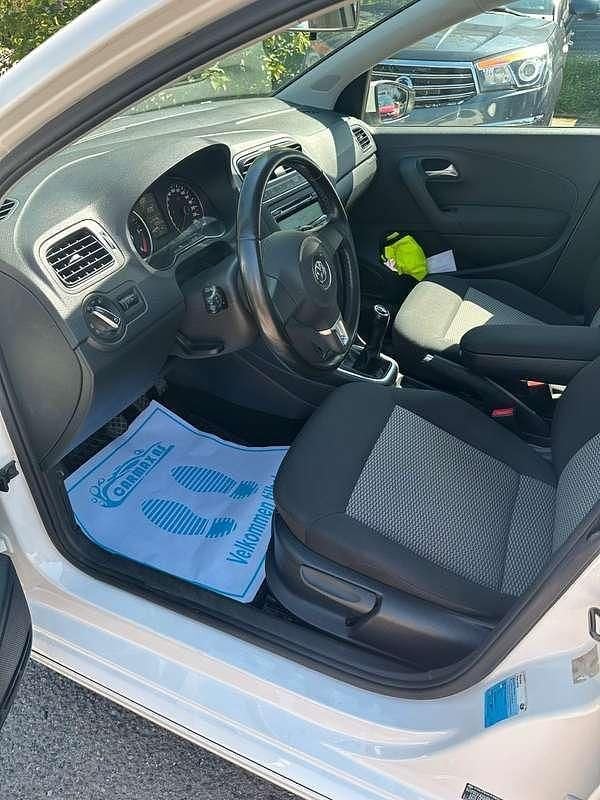 Usata VW Polo Trendline 75 CV (55 kW) 2011 Bianco Berlina