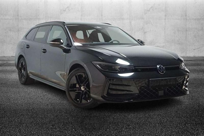 Begagnad VW Passat R-line 193 HK (141 kW) 2024 Svart Kombi