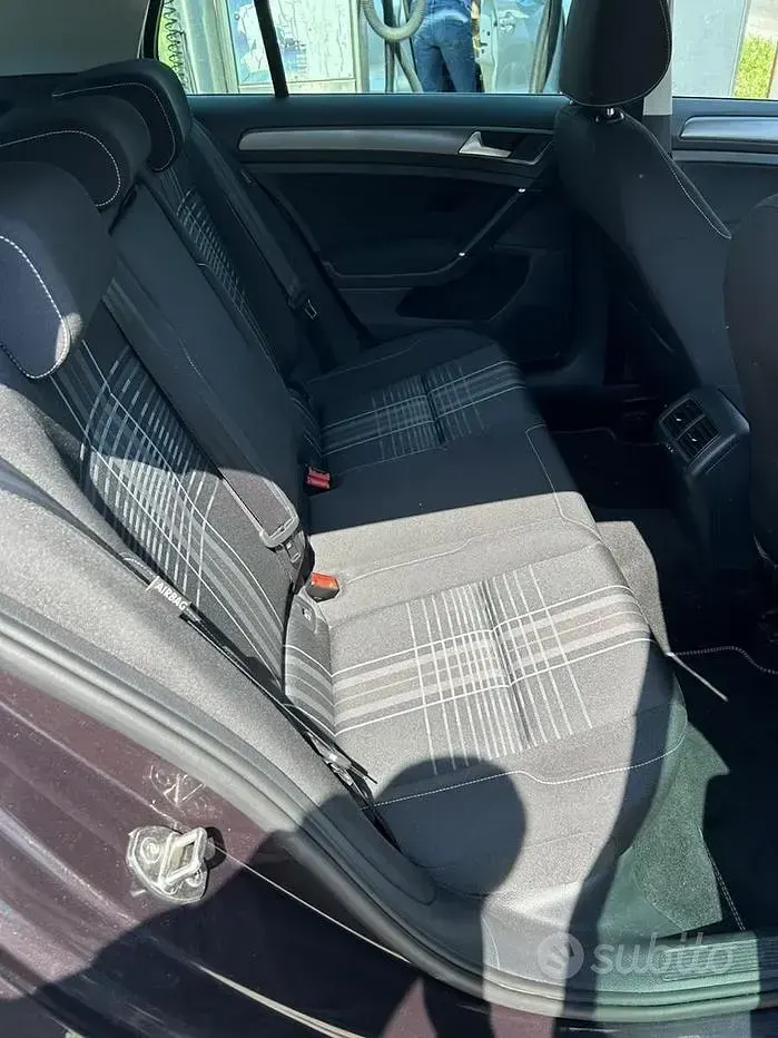 Usata VW Golf VII LOUNGE 125 CV (91 kW) 2015 Berlina
