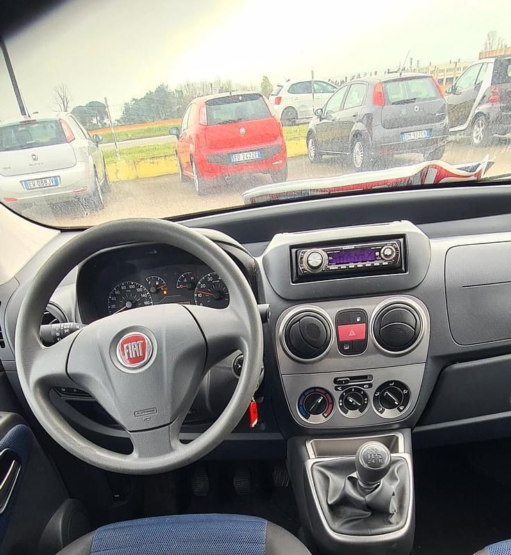 Usata Fiat Qubo Active 69 CV (50 kW) 2010 Argento Monovolume