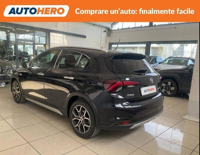 Usata Fiat Tipo Cross 131 CV (96 kW) 2021 Nero Berlina