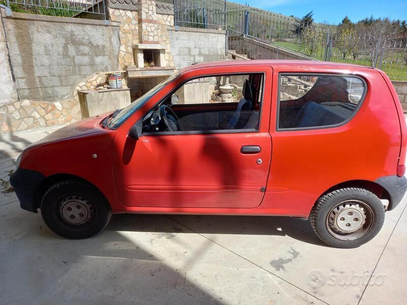 Usato 2001 Fiat Seicento 1.1 Benzin 54 CV (1.800 €)