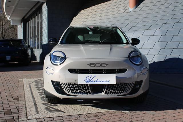 Nuova Fiat 600 La Prima 110 CV (80 kW) 2025 Beige SUV