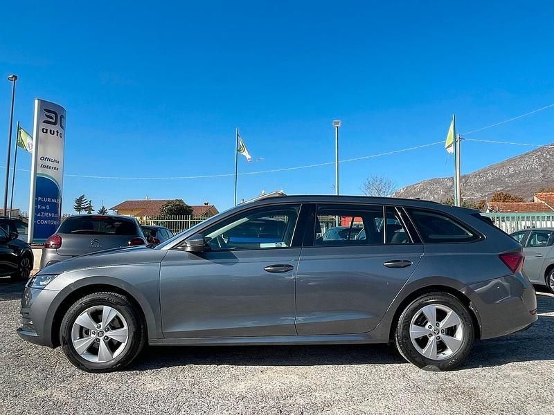 Usata Skoda Octavia Executive 116 CV (85 kW) 2023 Grigio Station wagon