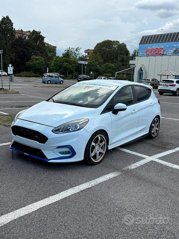 Usata Ford Fiesta ST-Line 125 CV (91 kW) 2017 Bianco Berlina