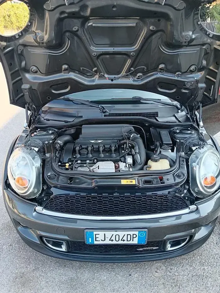 Usata Mini Cooper 211 CV (155 kW) 2011 Grigio Utilitaria