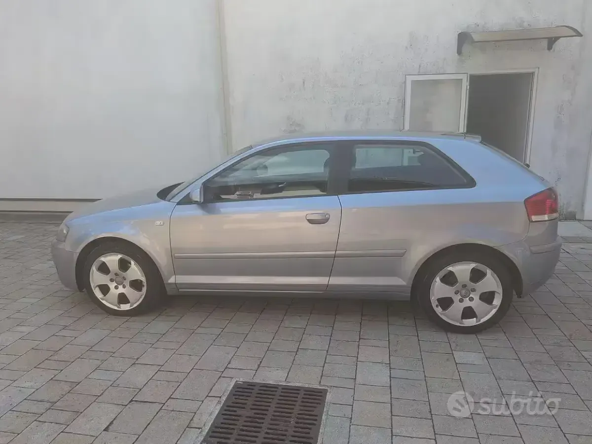 Usata Audi A3 105 CV (77 kW) 2006 Grigio Utilitaria