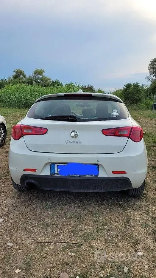 Usata Alfa Romeo Giulietta 109 CV (80 kW) 2011 Bianco Utilitaria