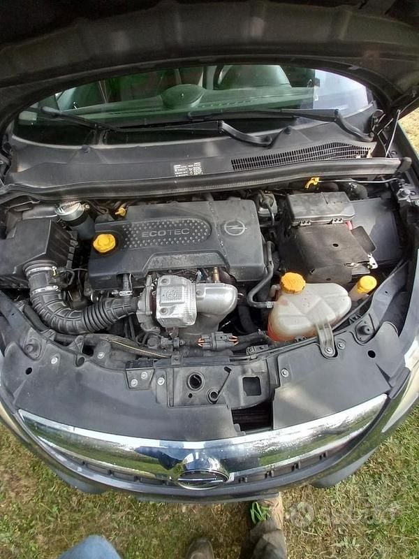 Usata 2011 Opel Corsa | 3200 € (Buon prezzo) - Immagine 1/4