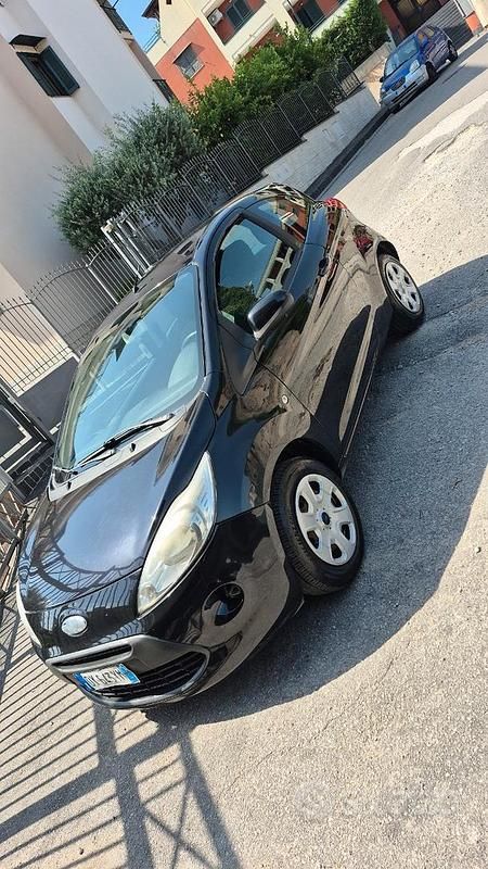 Usata Ford Ka 75 CV (55 kW) 2010 Nero Utilitaria
