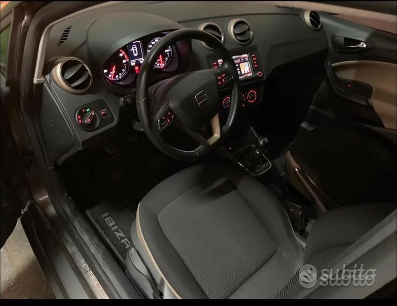 Usata Seat Ibiza CONNECT 75 CV (55 kW) 2017 Berlina