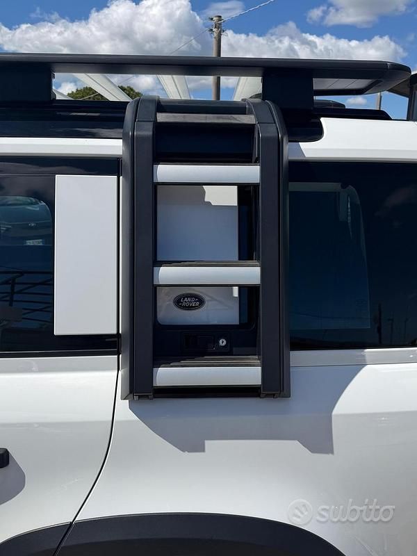 Usata Land Rover Defender SE 240 CV (176 kW) 2021 Bianco SUV