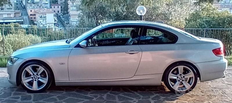 Usata BMW 320 Efficient Dynamics 177 CV (130 kW) 2009 Grigio Coupé