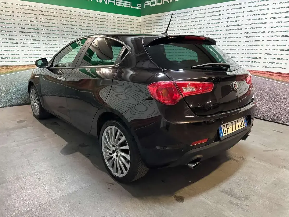 Usata Alfa Romeo Giulietta 175 CV (128 kW) 2018 Nero Utilitaria