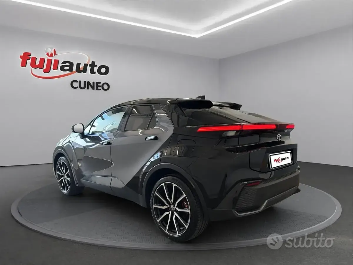 Usata Toyota C-HR Sport 223 CV (164 kW) 2024 Dark grey met/black SUV