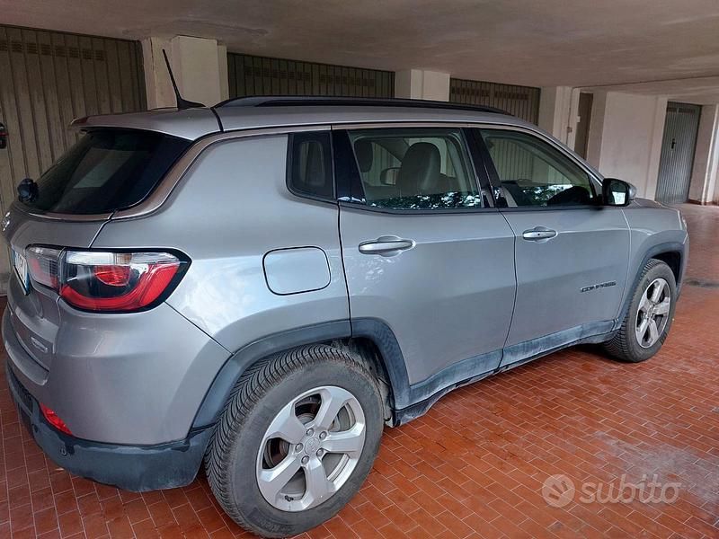 Usata Jeep Compass 120 CV (88 kW) 2019 Grigio SUV
