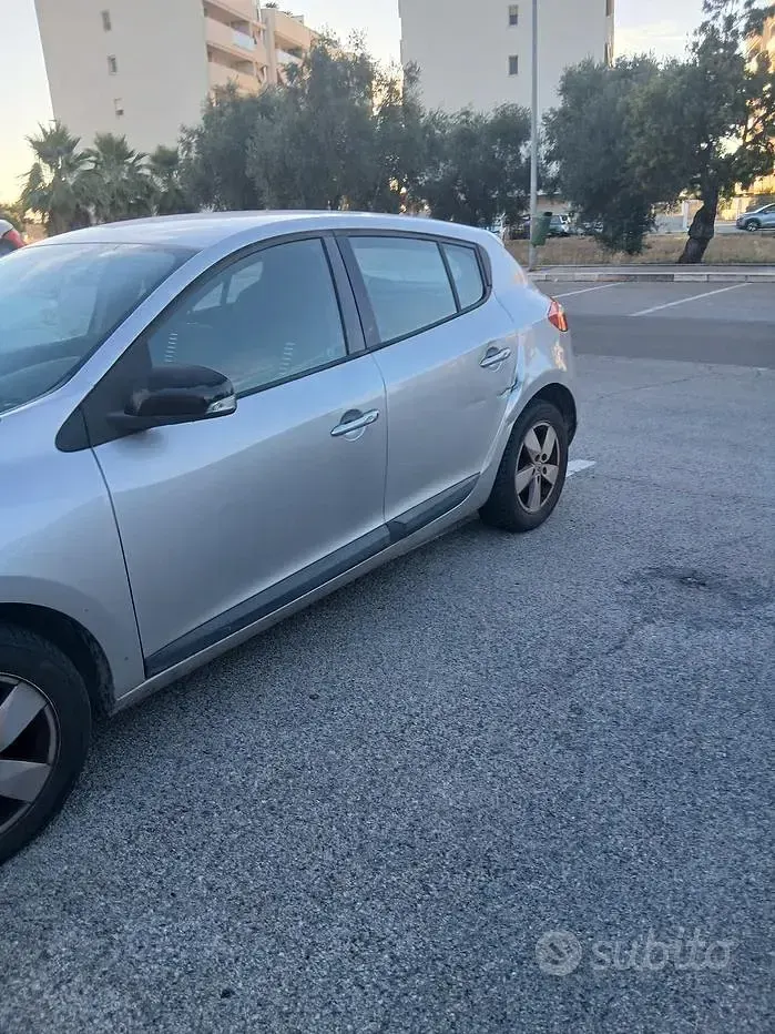 Usata Renault Mégane III 110 CV (80 kW) 2011 Grigio Berlina
