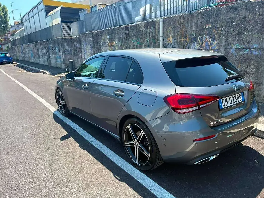 Usata Mercedes A180 Advanced 116 CV (85 kW) 2023 Grigio Berlina