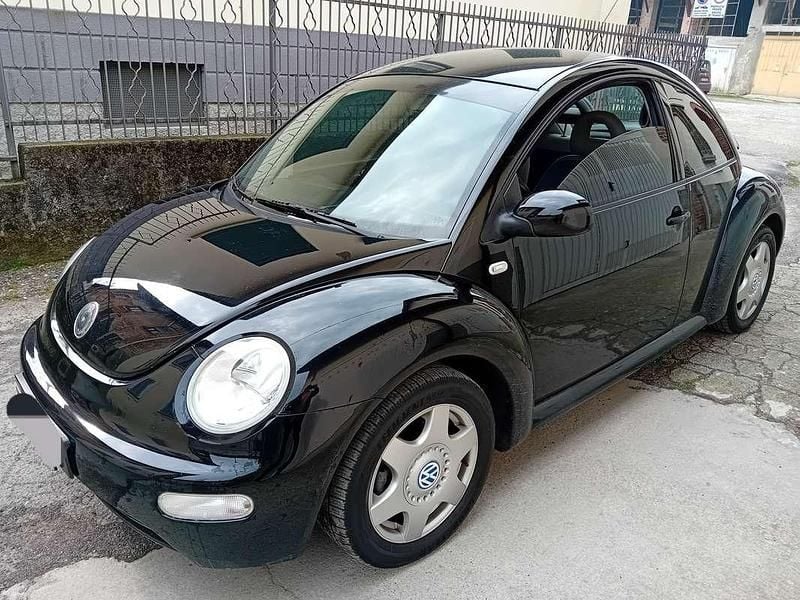 Usata VW New Beetle 90 CV (66 kW) 2004 Nero Utilitaria