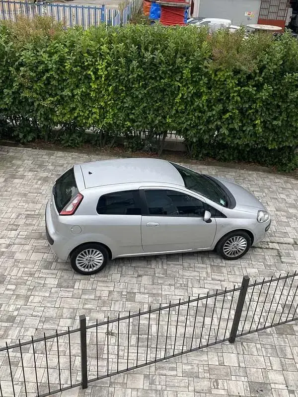 Usata Fiat Punto Evo Easy 69 CV (50 kW) 2012 Utilitaria