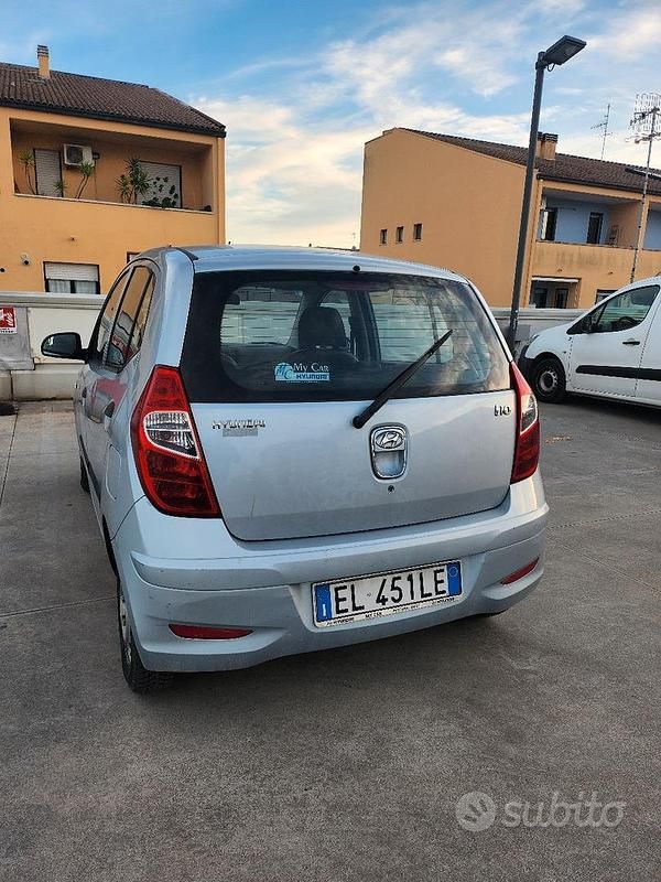 Usata Hyundai i10 69 CV (50 kW) 2012 Grigio Utilitaria