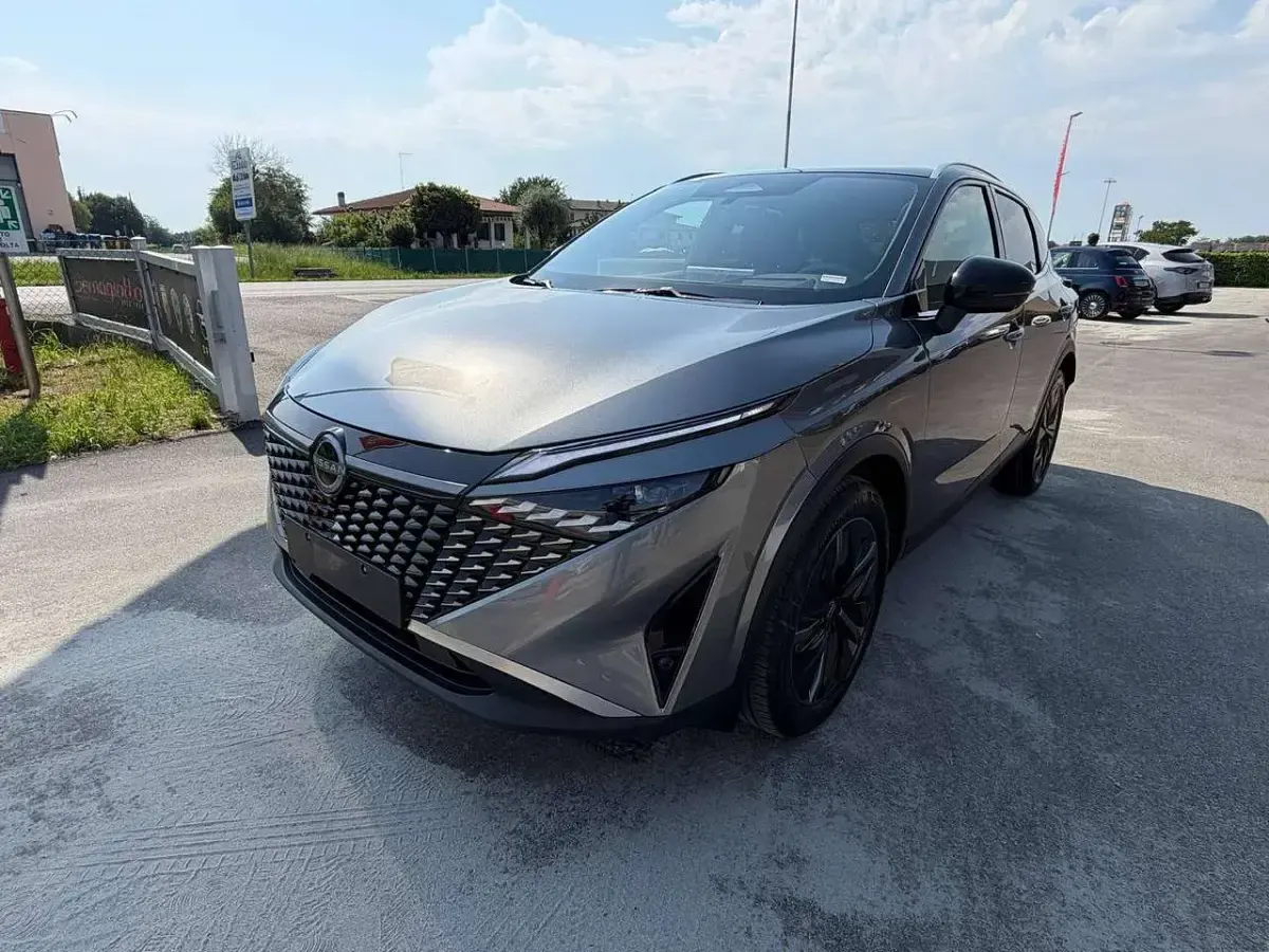 Nuova Nissan Qashqai Tekna 158 CV (116 kW) 2026 Dark metal grey SUV
