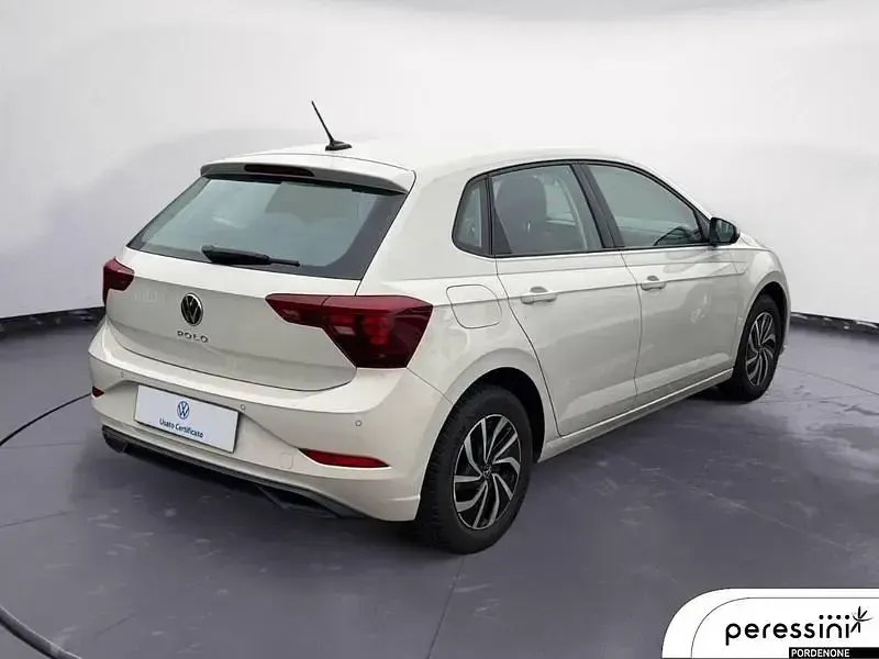 Usata VW Polo Life 95 CV (69 kW) 2023 Ascot grey Utilitaria