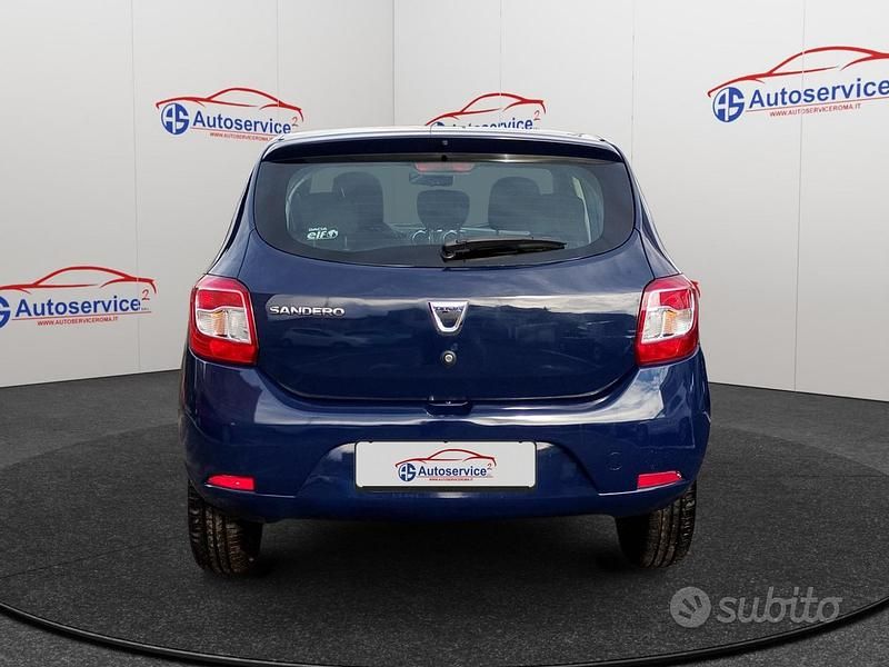Usata Dacia Sandero Lauréate 75 CV (55 kW) 2015 Blu Berlina