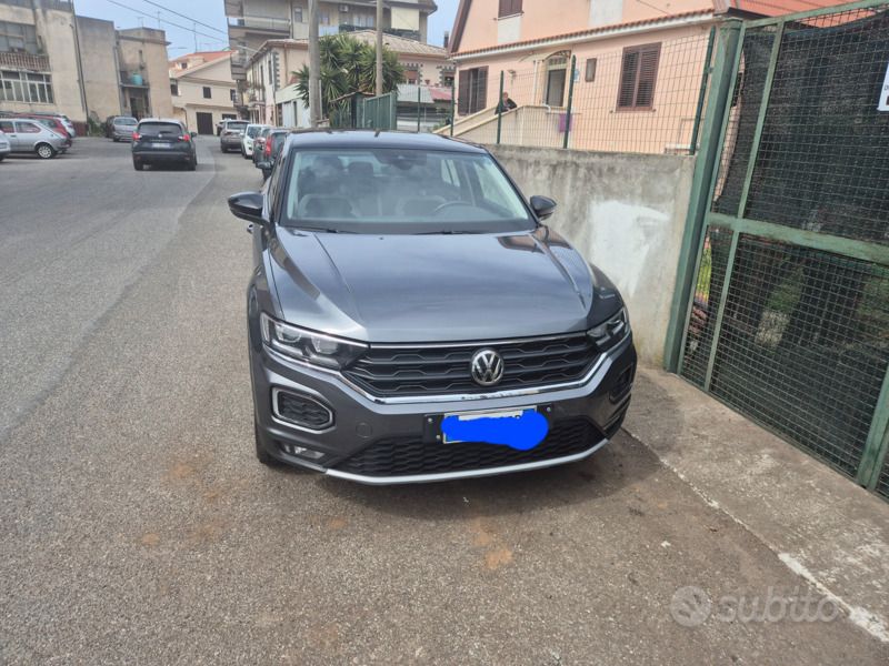 Usata VW T-Roc 150 CV (110 kW) 2018 Grigio SUV