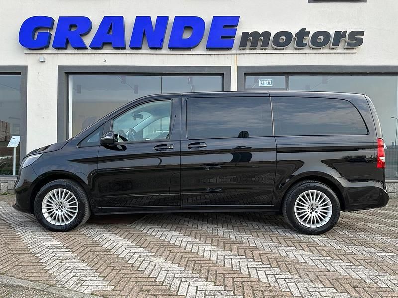 Usata Mercedes V220 Business 163 CV (119 kW) 2020 Nero metallizzato Monovolume