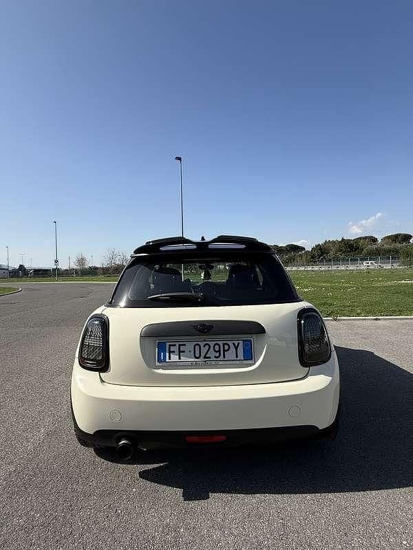 Usata Mini ONE 102 CV (75 kW) 2016 Utilitaria